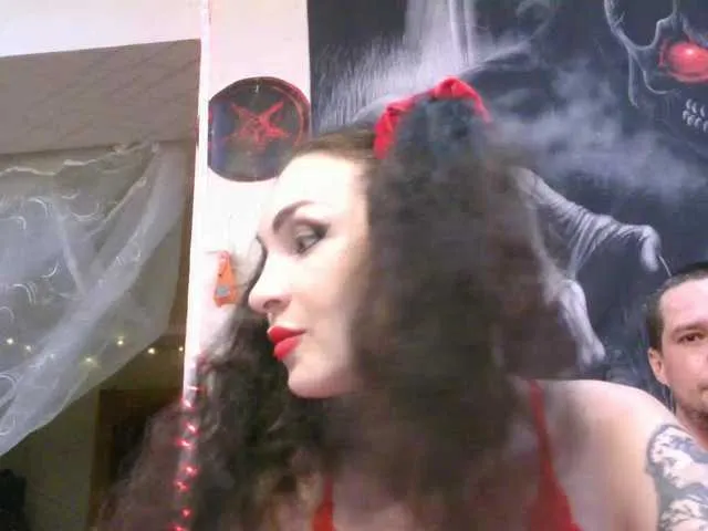 Evie – webcam model profile photo Image 2