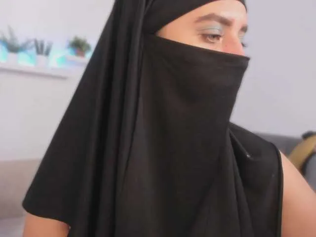 YasmienAtos – webcam model profile photo Image 13