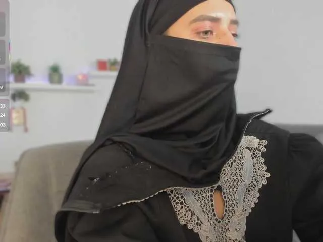 YasmienAtos – webcam model profile photo Image 17