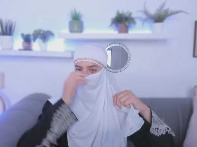 YasmienAtos – webcam model profile photo Image 2