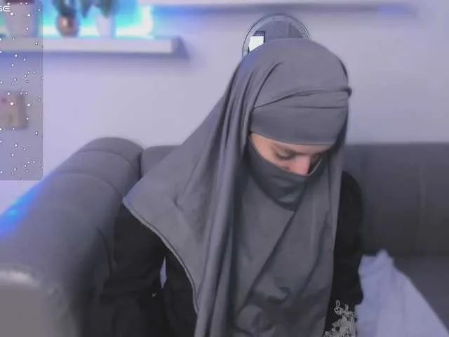 YasmienAtos – webcam model profile photo Image 3