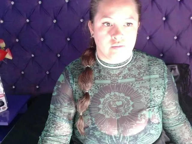 zizi_public – webcam model profile photo Image 2