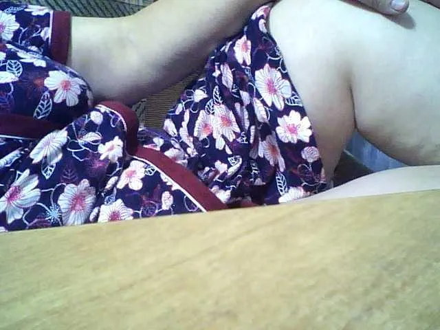 NolanMia – webcam model profile photo Image 8