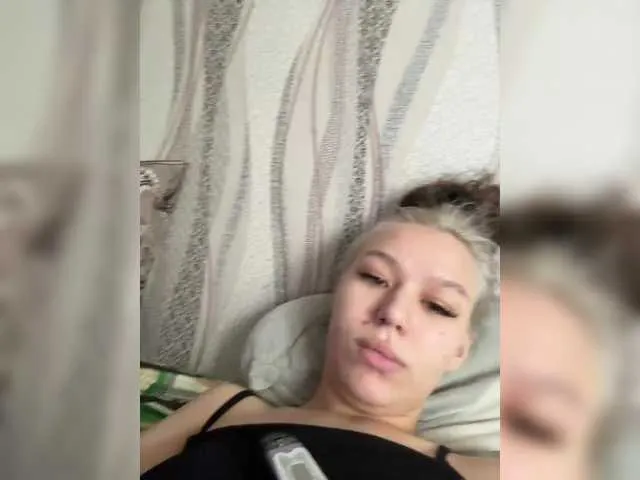 Isabella – webcam model profile photo Image 6