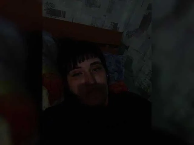 ErzabelLew – webcam model profile photo Image 9