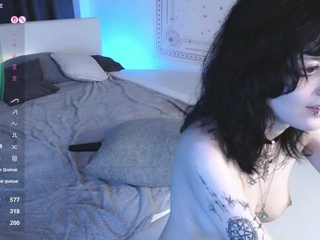 Kenzie – webcam model profile photo Image 2