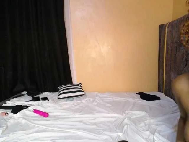 FireGella – webcam model profile photo Image 11