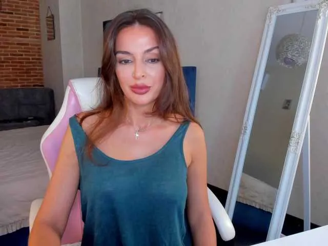 JuneHeart – webcam model profile photo Image 9