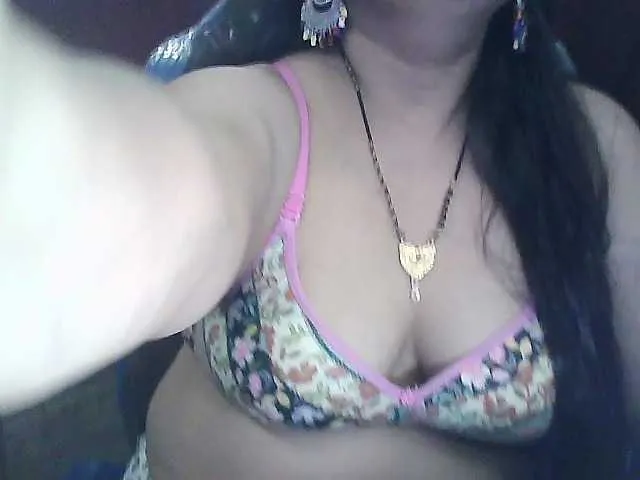 CristinaRous – webcam model profile photo Image 12