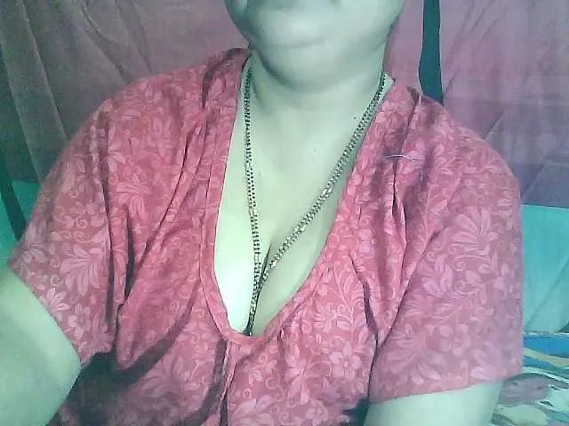 CristinaRous – webcam model profile photo Image 4