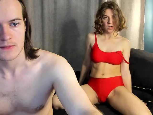 Liana – webcam model profile photo Image 2