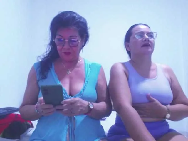 grouptr – webcam model profile photo Image 12