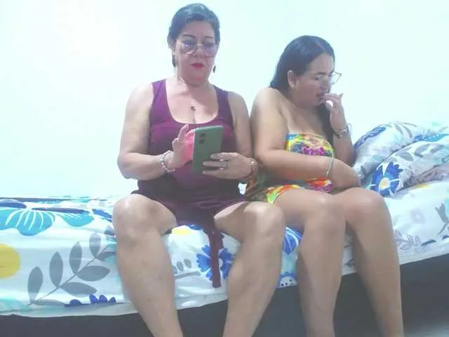 grouptr – webcam model profile photo Image 8