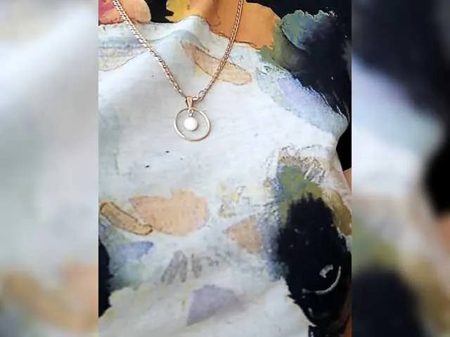 AishaHart – webcam model profile photo Image 13