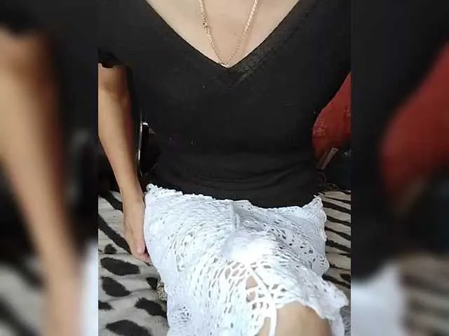 AishaHart – webcam model profile photo Image 9