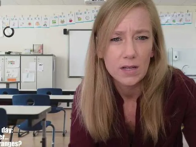 Evie – webcam model profile photo Image 5