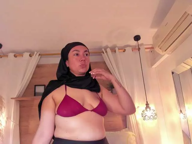 momo_room – webcam model profile photo Image 7