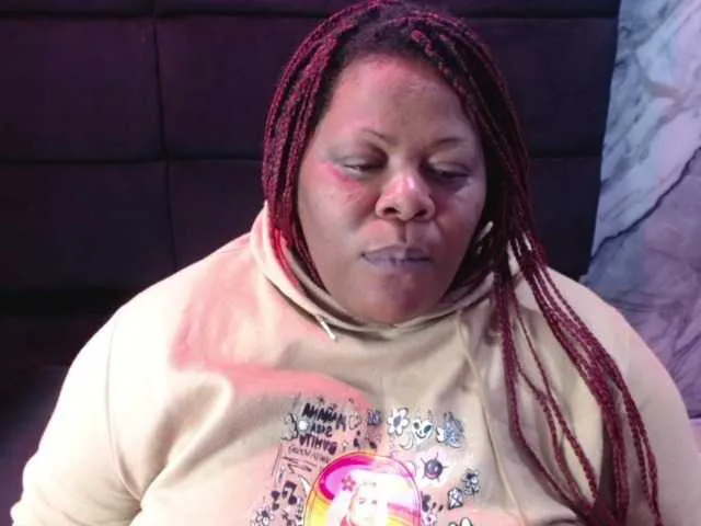 MiraKova – webcam model profile photo Image 4