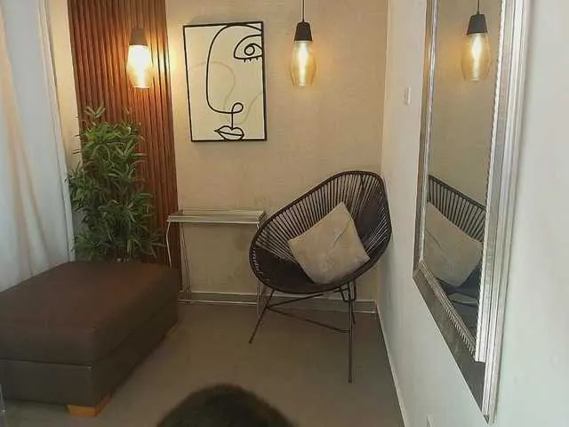 MiraKova – webcam model profile photo Image 13