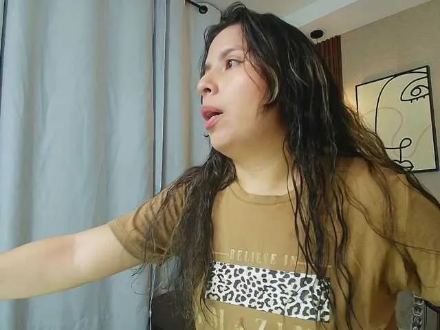 MiraKova – webcam model profile photo Image 14