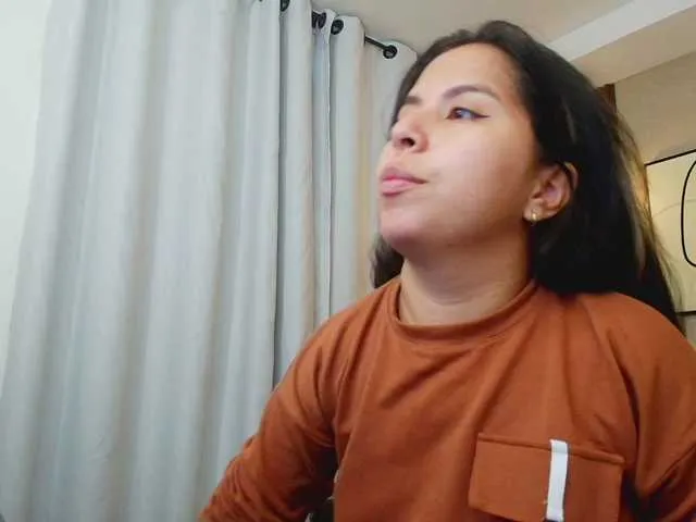 MiraKova – webcam model profile photo Image 15