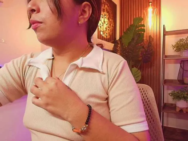 MiraKova – webcam model profile photo Image 18