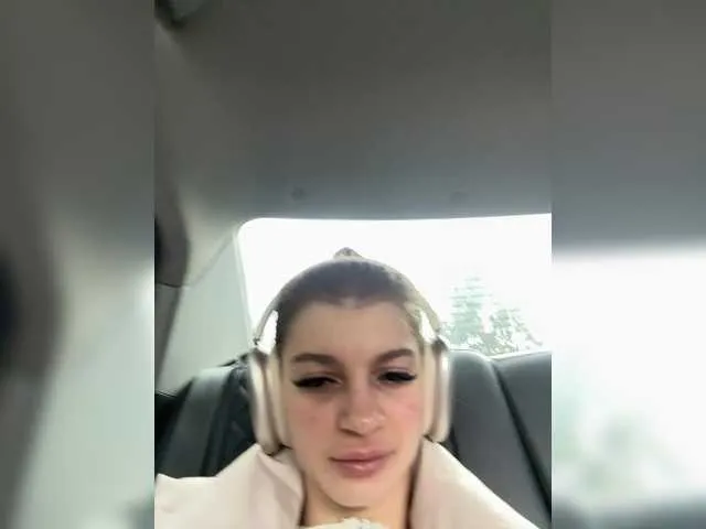 BellaaJones – webcam model profile photo Image 4