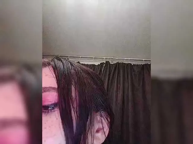 grouptr – webcam model profile photo Image 18