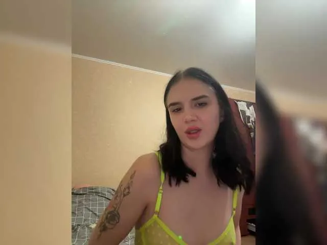 EsmeBrowm – webcam model profile photo Image 10