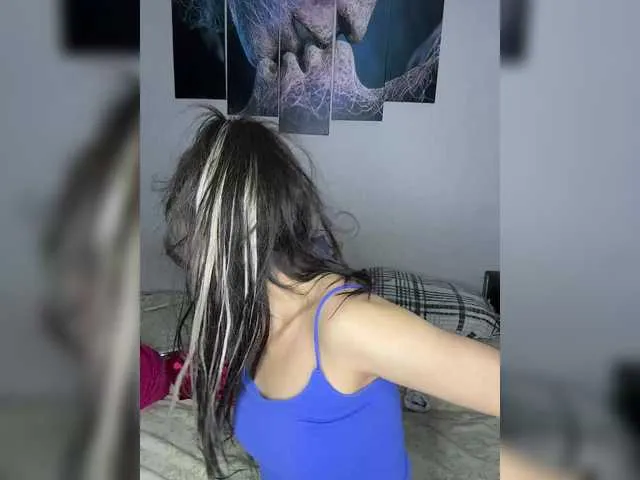 Mara – webcam model profile photo Image 3