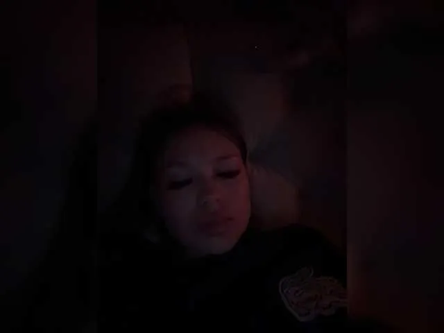 Mara – webcam model profile photo Image 8