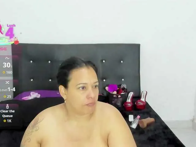 MiraKova – webcam model profile photo Image 7