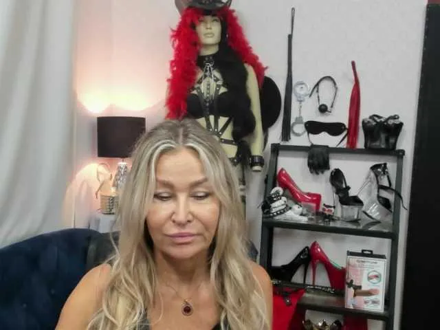 aly_golden_ – webcam model profile photo Image 17