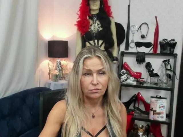 aly_golden_ – webcam model profile photo Image 19