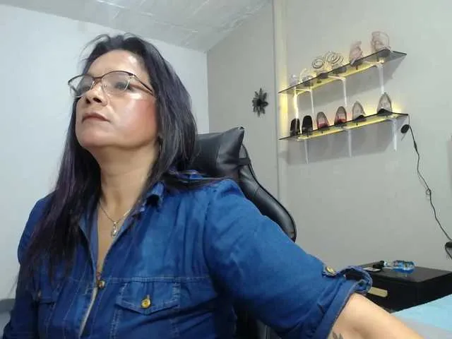 Sunny-Rose – webcam model profile photo Image 3