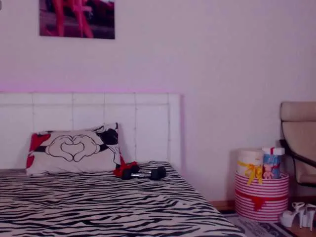 EllieParkeer – webcam model profile photo Image 17