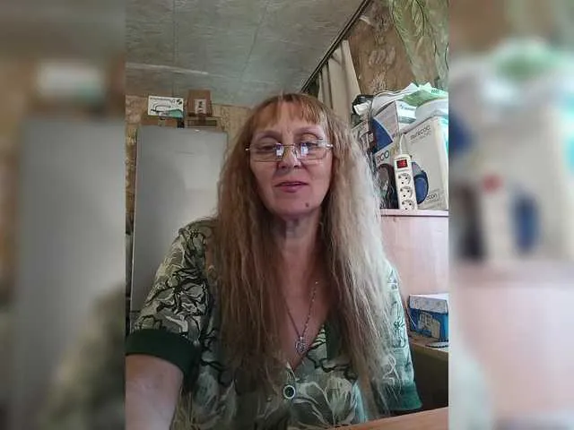 MiraKova – webcam model profile photo Image 15