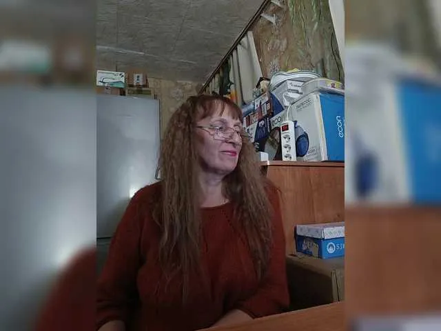 MiraKova – webcam model profile photo Image 18