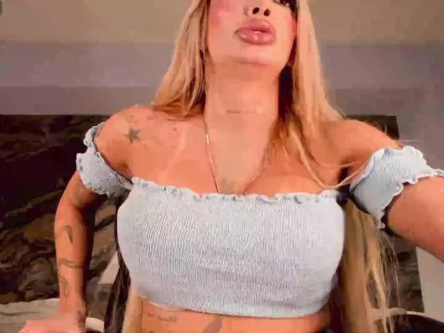 AllegraEssen – webcam model profile photo Image 4