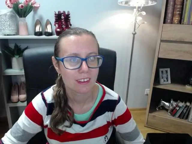 Kitty_Melodi – webcam model profile photo Image 5