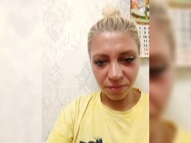 riri__nyan_o0 – webcam model profile photo Image 2