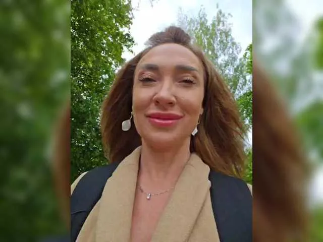 SherineNorth – webcam model profile photo Image 12