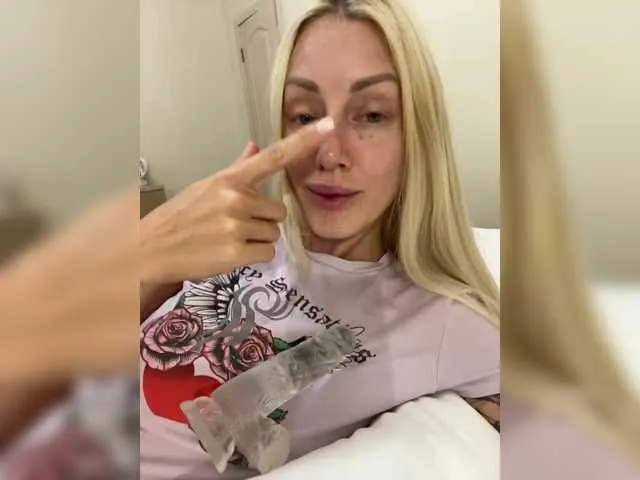 ElaRossie – webcam model profile photo Image 6