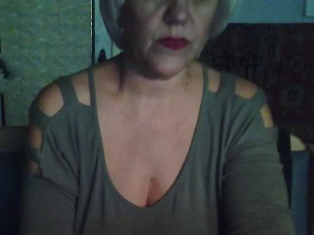 MiraKova – webcam model profile photo Image 14