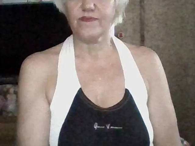 MiraKova – webcam model profile photo Image 3