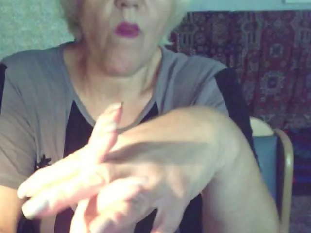 MiraKova – webcam model profile photo Image 4