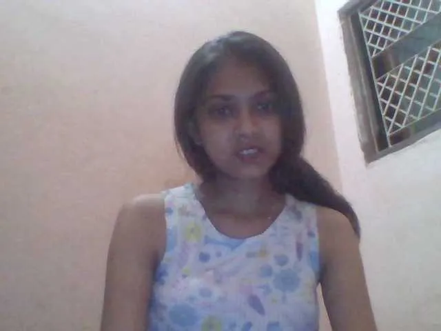 YasmienAtos – webcam model profile photo Image 3