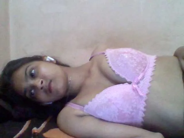 YasmienAtos – webcam model profile photo Image 5