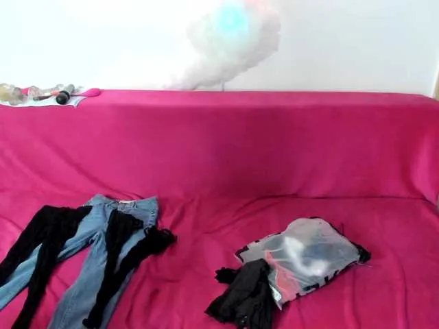 JuliettaJoness – webcam model profile photo Image 4