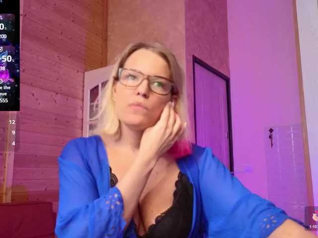 -SweetDi- – webcam model profile photo Image 4